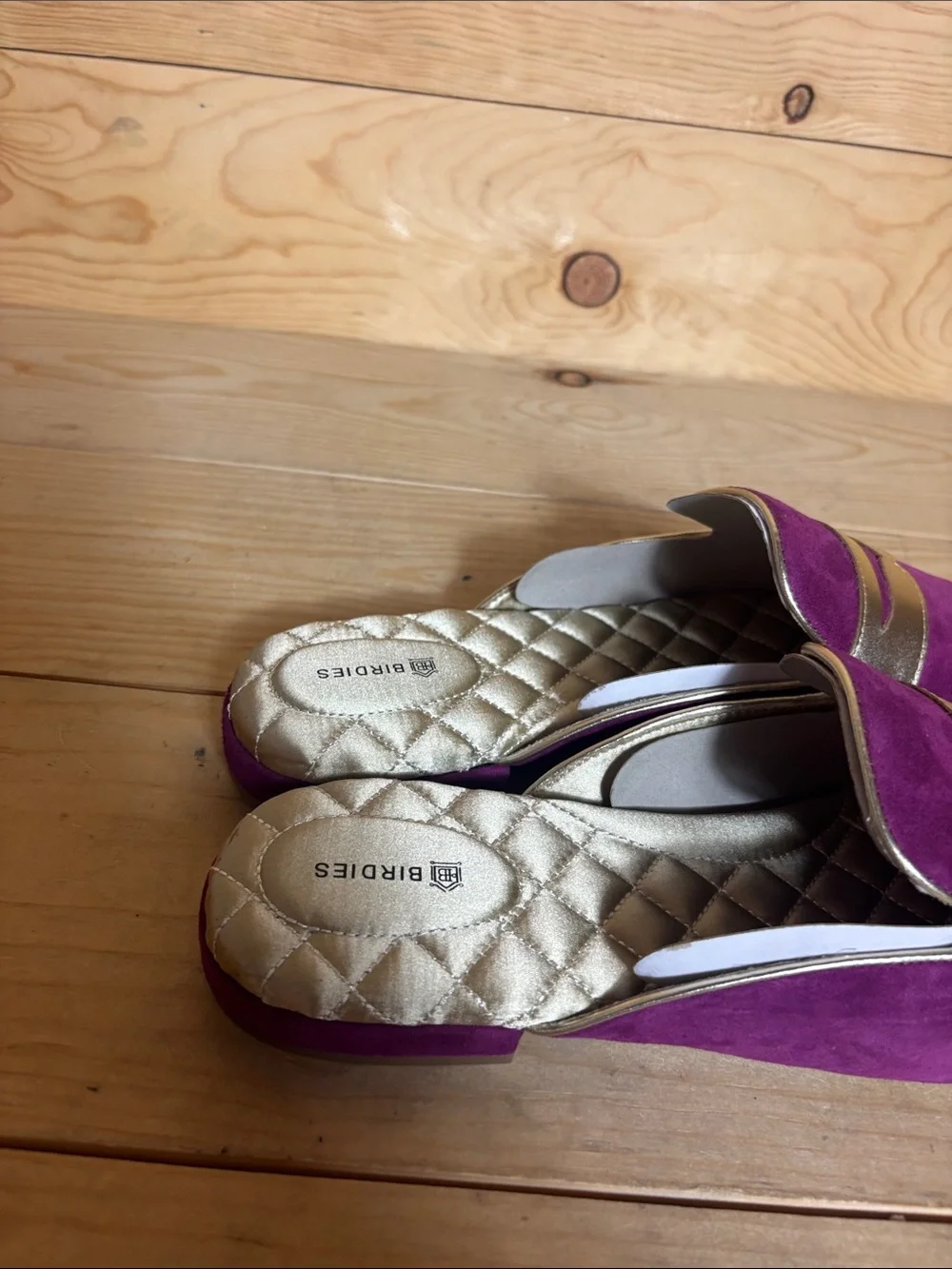 NWOT Birdies Phoebe Berry Magenta Suede and Gold slides size 10